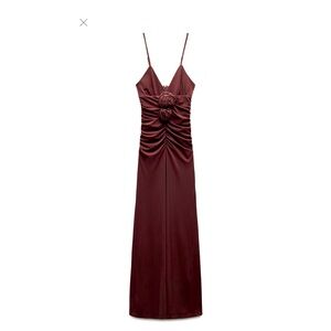 ZARA TEXTURED FLORAL MIDI DRESS Size XS
Burgundy
